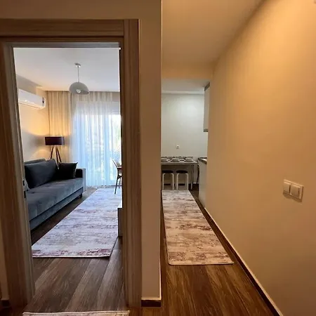 Sik, Merkezde Denize 3 Km Kueltuer Kafeler Cd. 2 Dk '12' דירה